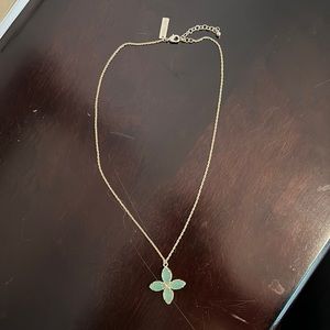 Kendra Scott necklace